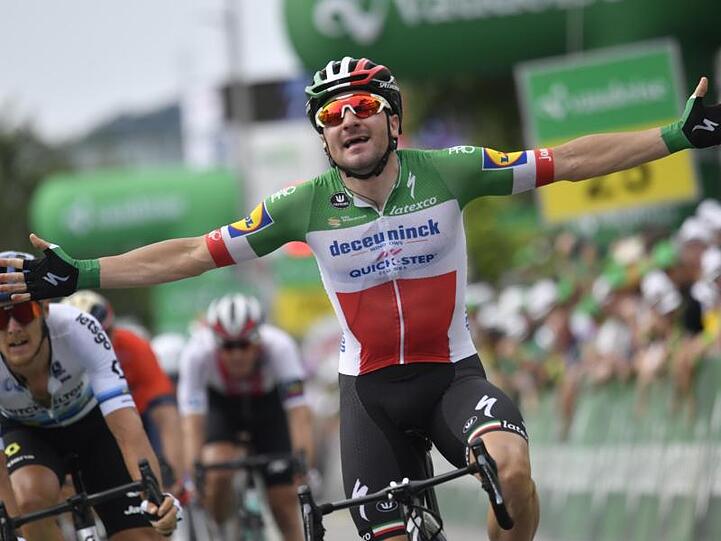 Italiens Sprintstar Elia Viviani will auch in Hamburg wieder jubeln.