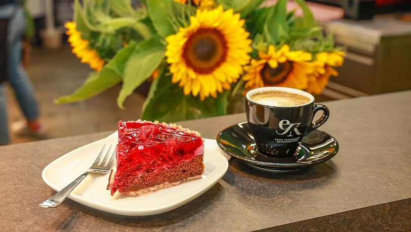 Nicht nur Eis, auch Cappuccino und saisonalen Kuchen gibt es im neuen "Leo's" am Viktualienmarkt.