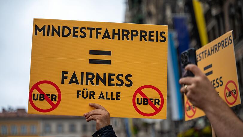 Vor der Allgemeinverfügung hatte es Proteste von Taxifahrern gegeben. (Archivbild) Vor der Allgemeinverfügung hatte es Proteste von Taxifahrern gegeben. (Archivbild)