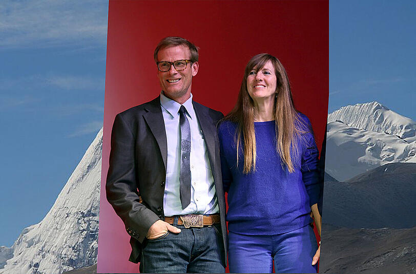 Conrad Anker mit seiner Frau, der Witwe von Alex Lowe. Die Leiche von Lowe wurde nun nach 16 Jahren in Tibet gefunden.