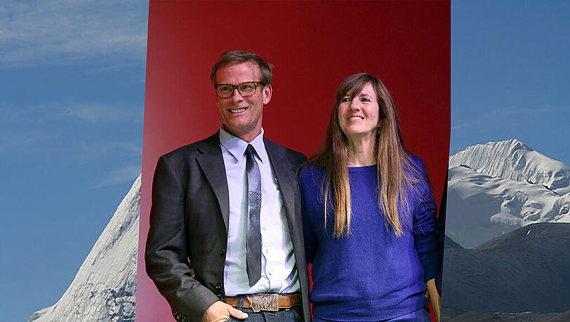 Conrad Anker mit seiner Frau, der Witwe von Alex Lowe. Die Leiche von Lowe wurde nun nach 16 Jahren in Tibet gefunden. Conrad Anker mit seiner Frau, der Witwe von Alex Lowe. Die Leiche von Lowe wurde nun nach 16 Jahren in Tibet gefunden.