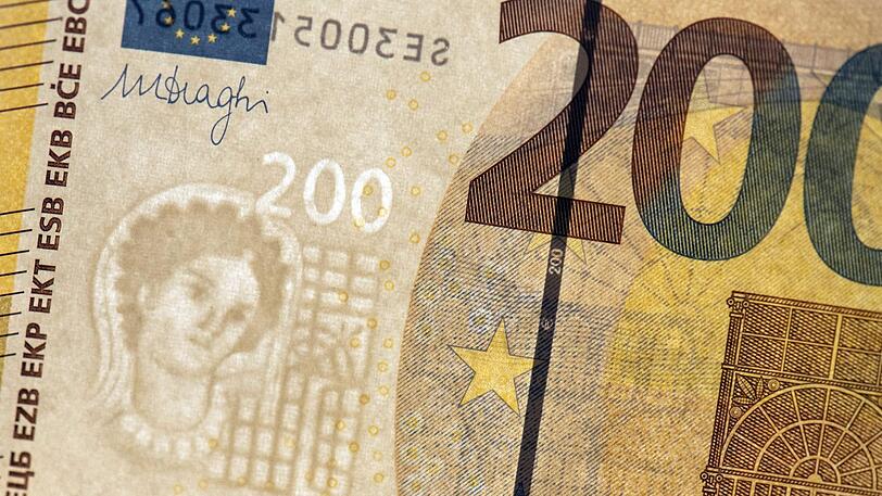 200-Euro-Scheine haben sich über die Jahre verändert, sind aber weiterhin gültig.