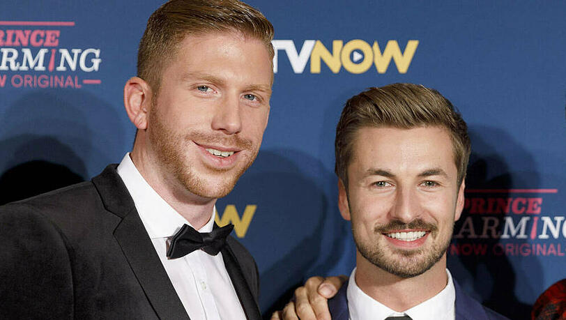 Nicolas Puschmann (r.) und Lars Tönsfeuerborn haben sich in der Gay-Datingshow "Prince Charming" kennengelernt. Nicolas Puschmann (r.) und Lars Tönsfeuerborn haben sich in der Gay-Datingshow "Prince Charming" kennengelernt.