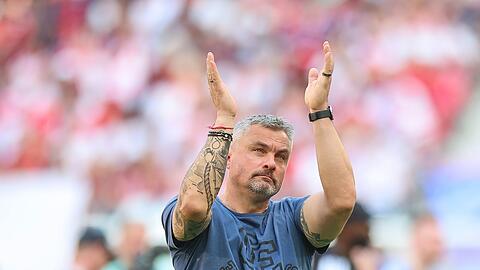 Trainer Thomas Reis will mit Schalke zurück in die Bundesliga.