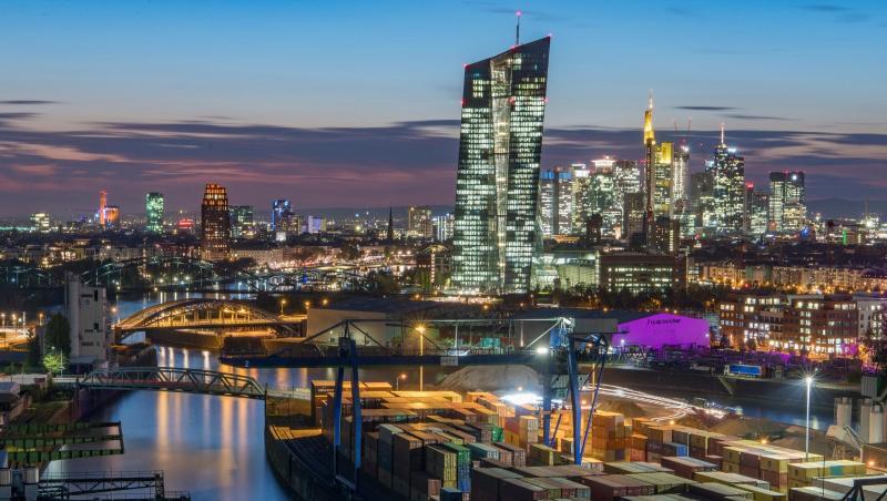 Im Zuge der Finanzkrise wurden in Europa eine einheitliche Bankenaufsicht bei der EZB sowie ein gemeinsamer Bankenabwicklungsfond ins Leben gerufen. Im Zuge der Finanzkrise wurden in Europa eine einheitliche Bankenaufsicht bei der EZB sowie ein gemeinsamer Bankenabwicklungsfond ins Leben gerufen.