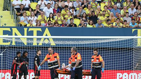 Barcelonas Torwart Marc-André ter Stegen hat sich schwer verletzt.