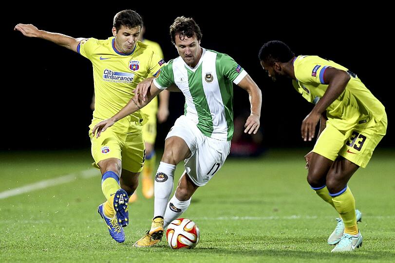 Spielt in Portugals erster Liga und ist ablösefrei:
Der 28-jährige Ukra (Mitte).