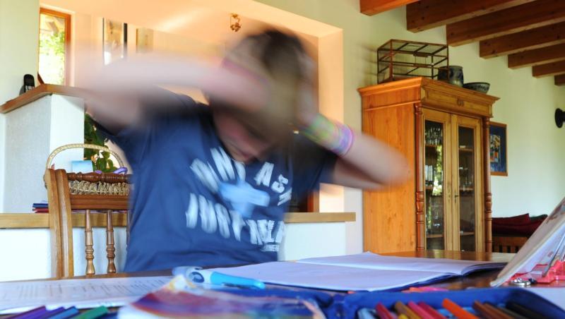 In Deutschland ist die Zahl der ADHS-Diagnosen nach Angaben des Robert Koch-Instituts seit einigen Jahren stabil. Ein bis zwei Prozent der Kinder werden medikamentös behandelt. In Deutschland ist die Zahl der ADHS-Diagnosen nach Angaben des Robert Koch-Instituts seit einigen Jahren stabil. Ein bis zwei Prozent der Kinder werden medikamentös behandelt.