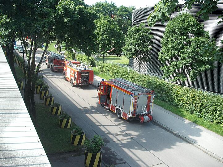 Wegen des Ausfalls der S-Bahnen stiegen zahlreiche Pendler auf die U-Bahn um, so dass es auch dort zum Chaos mit stark überfüllten Wagen und langen Wartezeiten kam.
