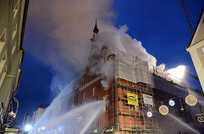 Feuer in Straubing: Die Bilder vom Rathaus-Brand.