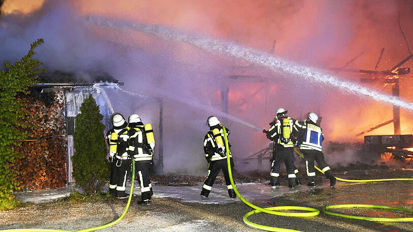 Die Bilder vom Feuerwehreinsatz in Oberbiberg.
