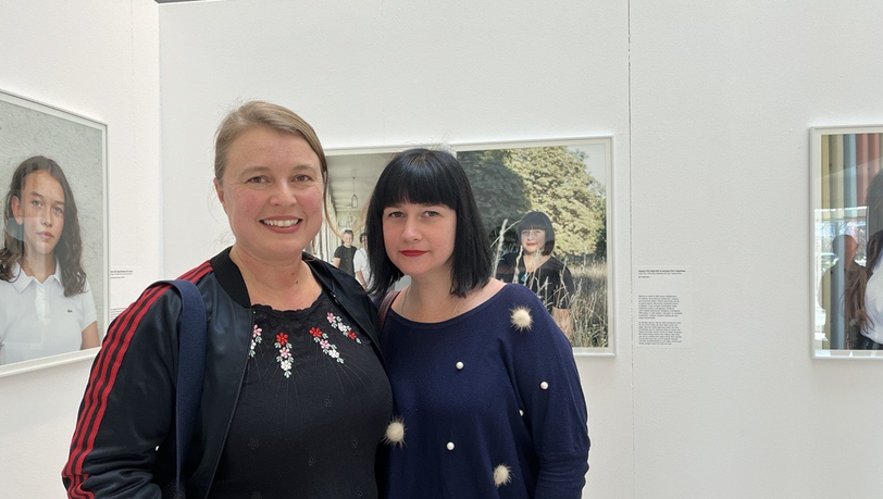 Fotografin Barbara Donaubauer und Svitlana Orlovska.