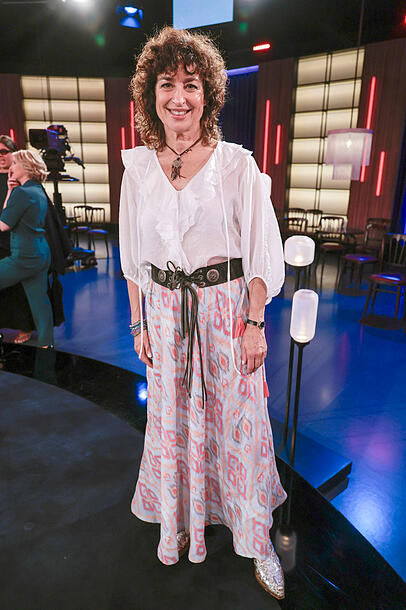 Zur Aufzeichnung vom "Kölner Treff" erschien Isabel Varell im Hippie-Look. Zur Aufzeichnung vom "Kölner Treff" erschien Isabel Varell im Hippie-Look.