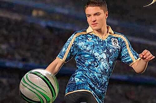 Aleks Ignjovski präsentiert das Jubiläums-Trikot der Löwen.
