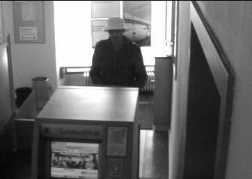 Neue Fahndungsfotos bei der Suche nach den Bank-Sprengern von Pörnbach: Wer erkennt diese Personen?