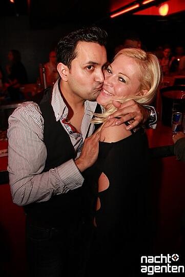 Einen sehr hohen Flirtfaktor gab's am Samstag in der vollen Milchbar. Mehr Bilder unter: www.nachtagenten.de