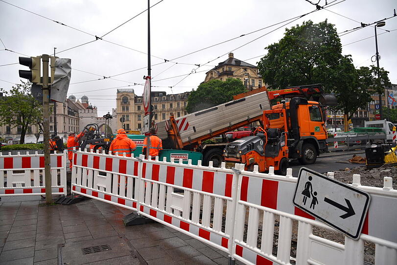 Die Bauarbeiten an der Tramm-Stammstrecke laufen. Noch bis zum September müssen sich Fahrgäste gedulden, erst dann sind die Sanierungsarbeiten abgeschlossen.