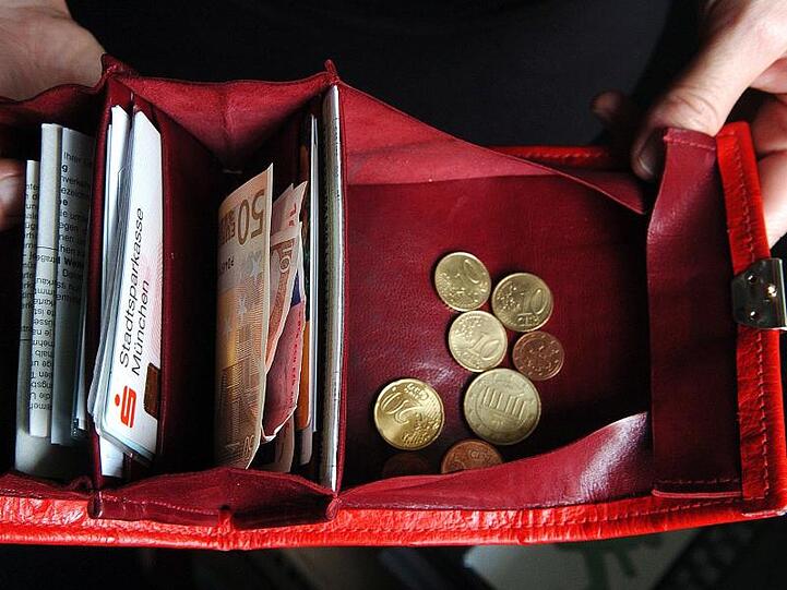 Nach Abzug aller Lebenshaltungskosten haben 28 Prozent der Bürger in Deutschland am Monatsende maximal 50 Euro übrig.