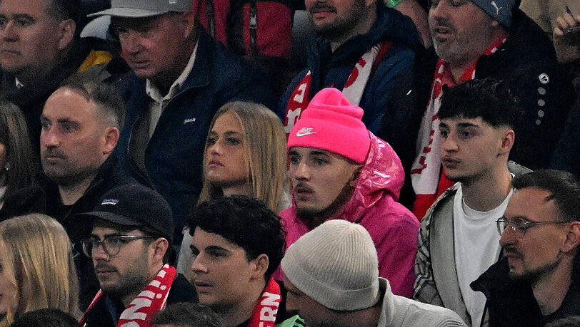 Auf der Trib&uuml;ne mit Zoe K&auml;pple: Leuchtstift Lennart Karl.