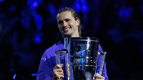 Alexander Zverev feiert mit dem Team Europe den Sieg im Laver Cup.