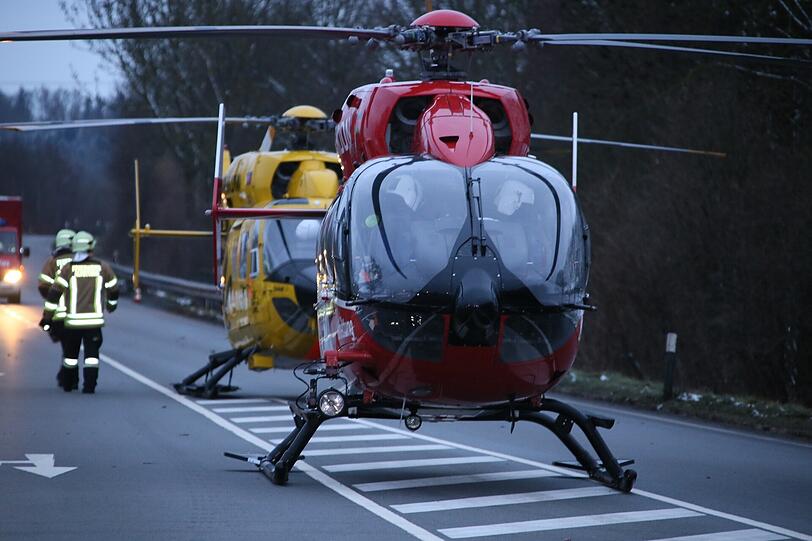 Schwerer Verkehrsunfall bei Altötting: eine Persone wurde getötet, vier weitere schwer Verletzt!