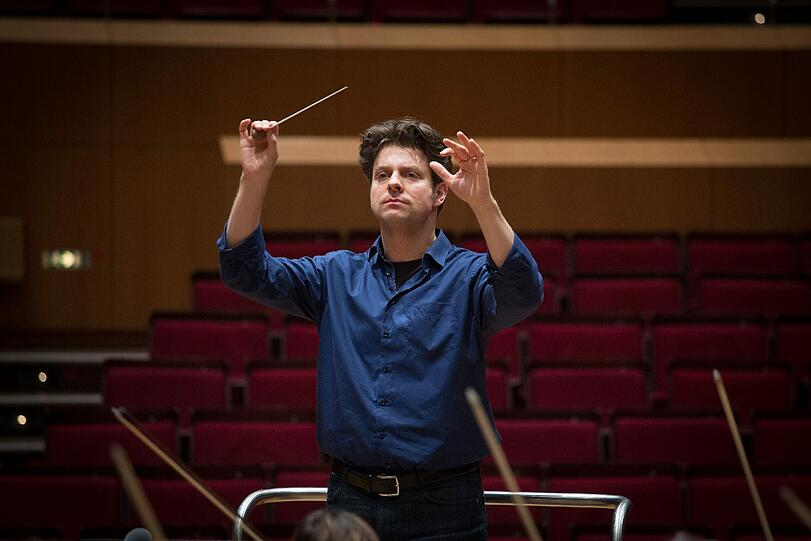 Die Inszenierung stimmt jedenfalls: Joseph Bastien bei einer Probe mit dem Symphonieorchester des Bayerischen Rundfunks in der Philharmonie am Gasteig.