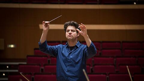 Die Inszenierung stimmt jedenfalls: Joseph Bastien bei einer Probe mit dem Symphonieorchester des Bayerischen Rundfunks in der Philharmonie am Gasteig.
