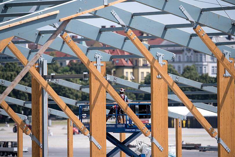 Weitere Bilder vom Wiesn-Aufbau.