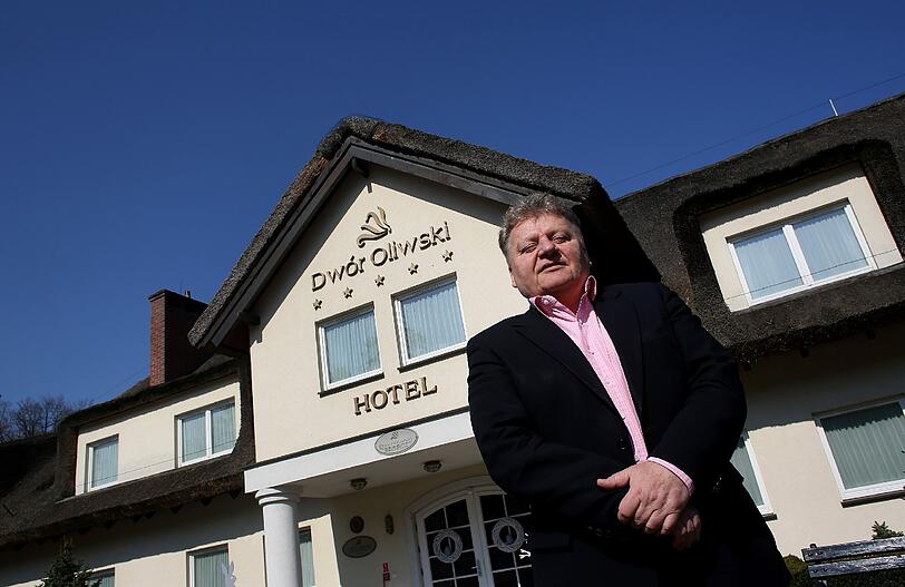 Im Hotel Dwor Oliwski in Danzig ist man auf die deutsche Nationalmannschaft bestens vorbereitet. Hier wird Jogis Elf die nächsten Wochen residieren - die Bilder.