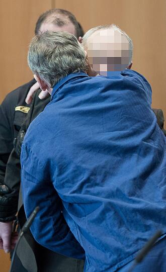 ... angeklagt wegen dem Mord an einem Augsburger Polizisten.