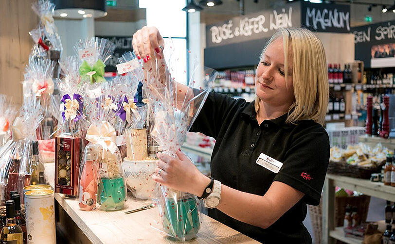 Besondere und kreative Geschenke werden auf Wunsch individuell für jeden Anlass zusammengestellt und verpackt.