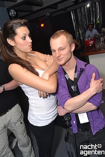 Einer von zwei Pflichtterminen für diejenigen, die auch am Dienstag nicht auf die Party verzichten wollen: das "Dienstags Clubbing" im 8 Seasons. Mehr Bilder unter: www.nachtagenten.de