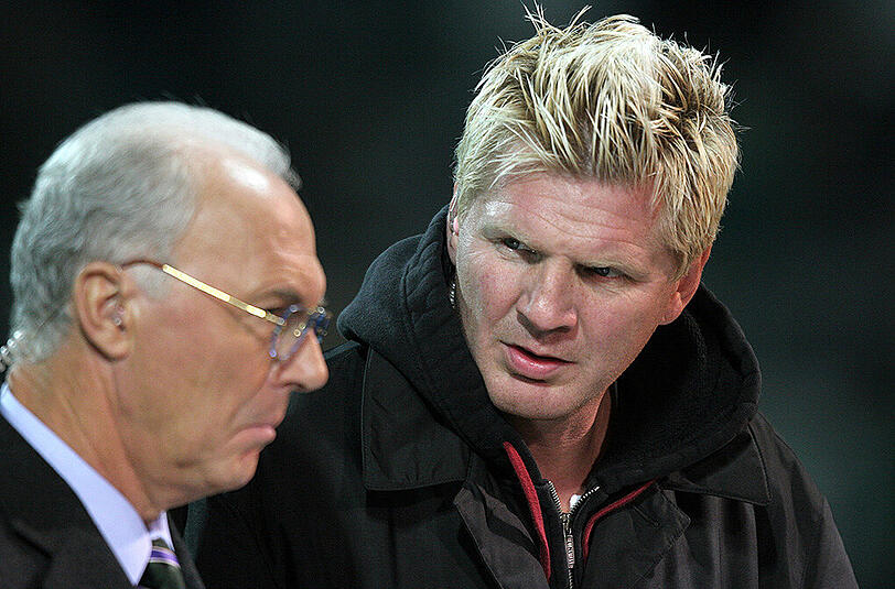 Versammelte Experten-Prominenz: Franz Beckenbauer und Stefan Effenberg (rechts).