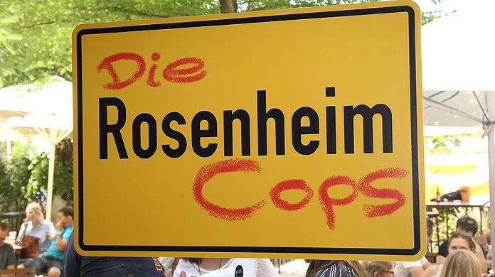 Bei "Die Rosenheim-Cops" trauert man um zwei beliebte Gastdarstellerinnen.