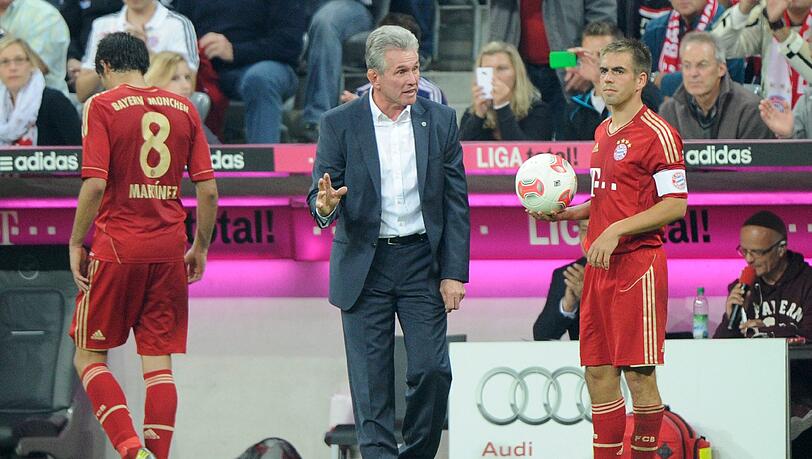 Im Gespräch mit seinen Führungsspielern: Bayern-Trainer Jupp Heynckes. Im Gespräch mit seinen Führungsspielern: Bayern-Trainer Jupp Heynckes.