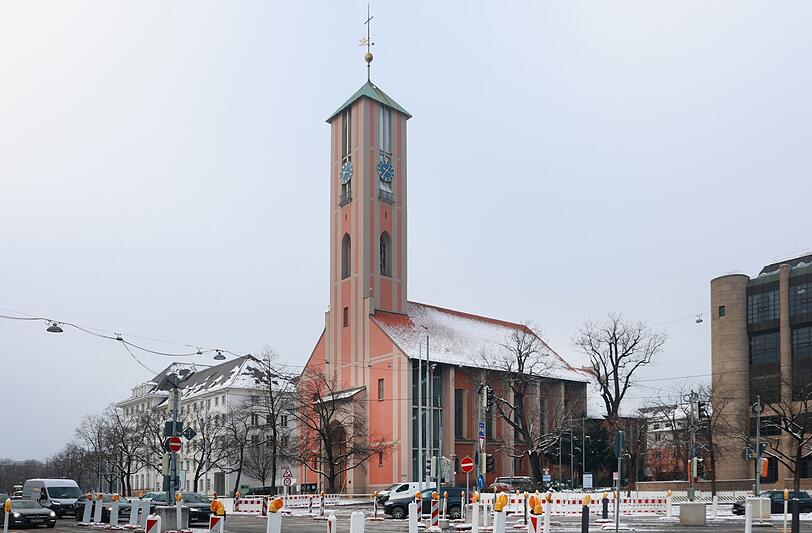 Unscheinbar von außen: St. Markus in der Gabelsbergerstraße.