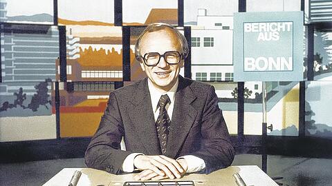 &bdquo;Ich würde gerne nochmal diesen Job machen&ldquo;, sagt Nowottny heute über den &bdquo;Bericht aus Bonn&ldquo;, den er bis 1985 moderierte und mit dem er zur Institution wurde.