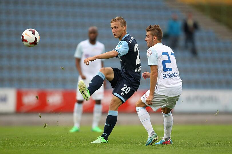 Der TSV 1860 München hat sein Testspiel gegen den FC Zürich mit 5:1 gewonnen. Die besten Bilder aus dem Grenzlandstadion von Kufstein.