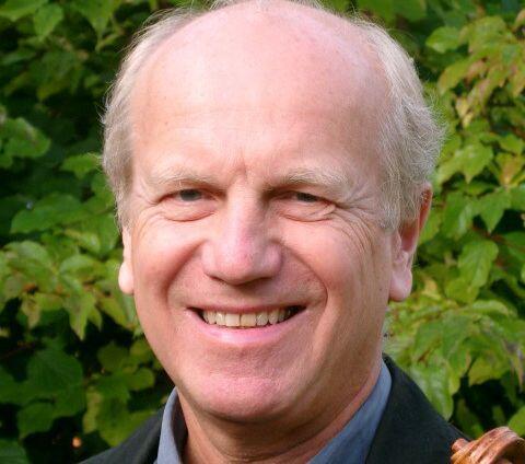 Musikprofessor Gottfried Schneider setzt sich in seinem Vortrag mit einem Thema über Johann Sebastian Bach auseinander.