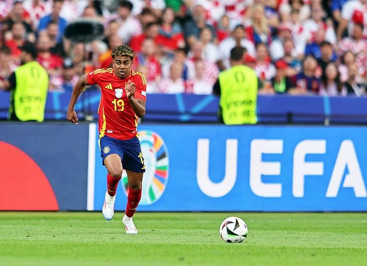 Jüngster Spieler der EM-Historie: Spaniens Lamine Yamal.