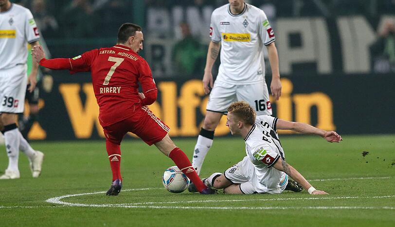 FRANCK RIBERY: Fand schwer ins Spiel, gute Vorarbeit zu Robbens Fehlschuss (40.). Viel klein-klein, holte Ecken und Freistöße raus. Aber: Nicht zwingend genug. Note 4
