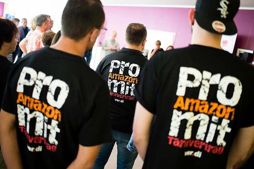 Die Streikenden setzen sich für einen Tarifvertrag bei Amazon ein.
