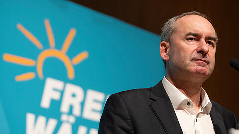 Der Bundes- und Landesvorsitzende Hubert Aiwanger, Wirtschaftsminister von Bayern, spricht bei der Landesversammlung Freie W&auml;hler Bayern im Forum am Hofgarten. Seine Partei will hoch hinaus.