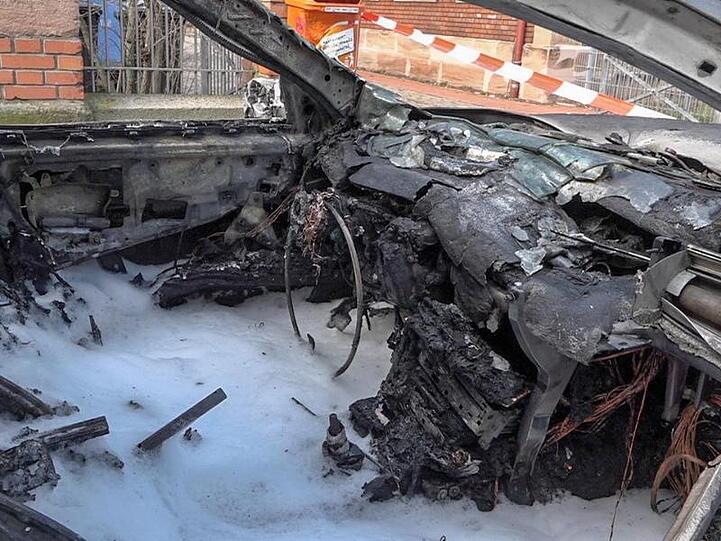 Der Neunjährige reagierte geistesgegenwärtig, als er sah, dass das Auto Feuer gefangen hatte.