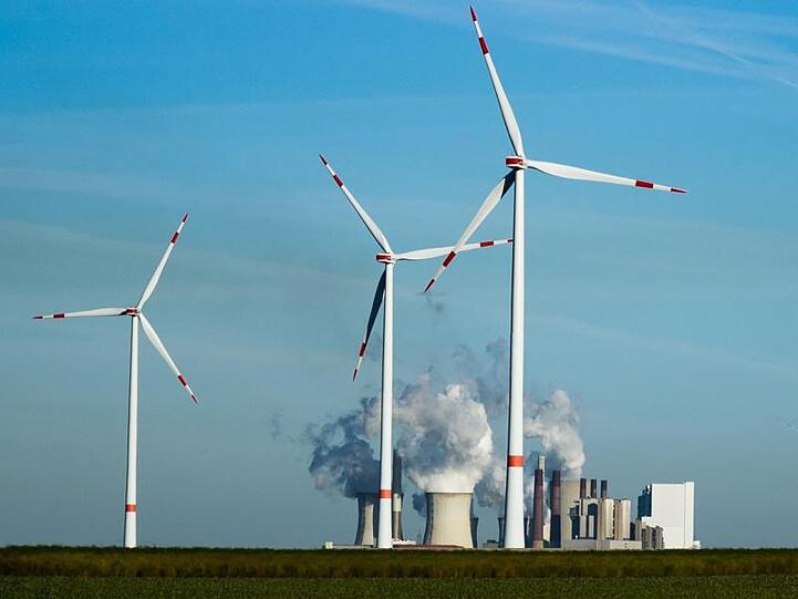 Die Energiewende ist das wichtigste Thema für das bayerische Wirtschaftsministerium. Foto: Christophe Gateau/Archiv