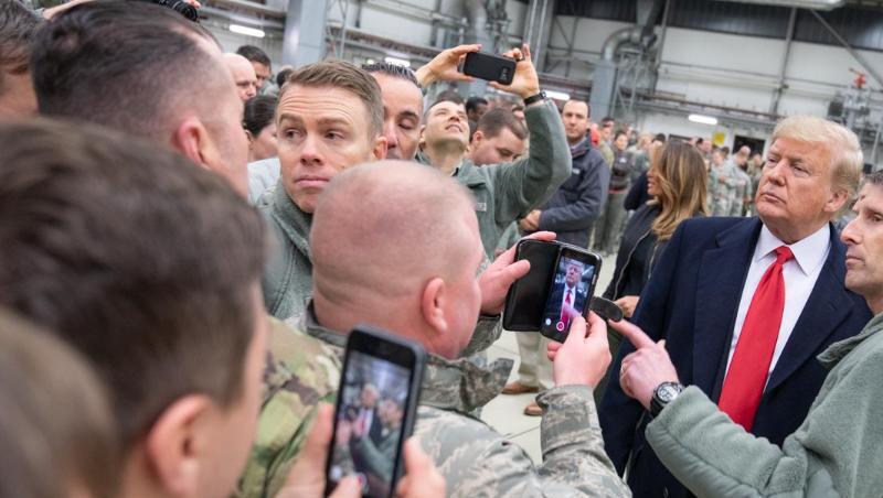 US-Präsident Donald Trump bei einem Besuch auf dem Stützpunkt der US-Luftwaffe in Ramstein. US-Präsident Donald Trump bei einem Besuch auf dem Stützpunkt der US-Luftwaffe in Ramstein.