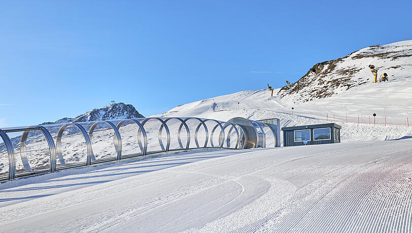 Glastunnel am Giggijoch in Sölden: In dem Tiroler Gebiet gibt es zur neuen Saison einen bemerkenswerten Lückenschluss.