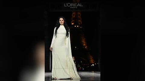 Ruby O. Fee bei ihrem Laufsteg-Deb&uuml;t in Paris.