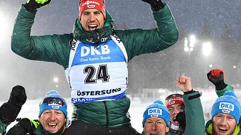 Arnd Peiffer feiert sein WM-Gold in Österreich.