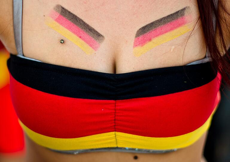 Ob im Stadion in Brasilien oder beim Public Viewing daheim: Die heißesten Fans der WM. Die Bilder!